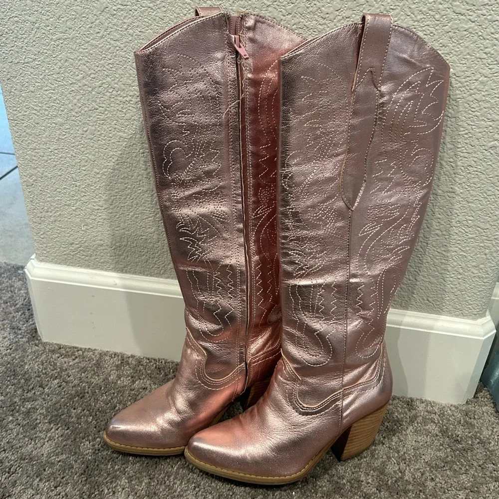 Gianni Bini Shiny Pink Heeled Boots - Picture 2 of 3